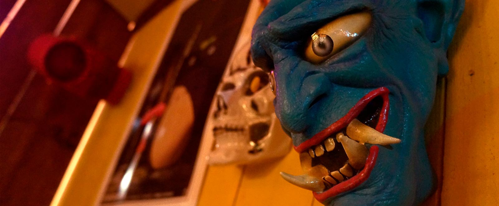 Un masque rituel inquiétant